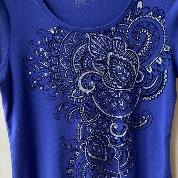 ZENERGY by CHICO’S Women's Short Sleeve Pattern Studded Shirt Purple Sz 1 (M/8) - Picture 14 of 14